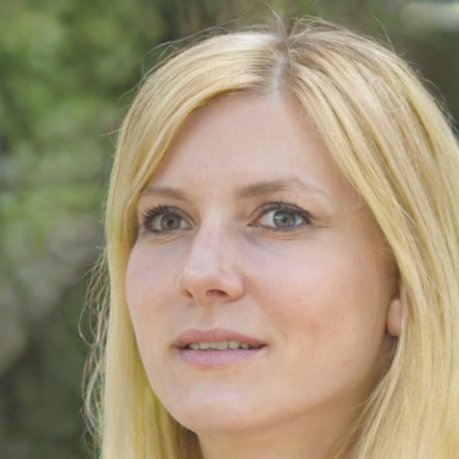 Esperanza Morales, Directora de Gestión de Personal